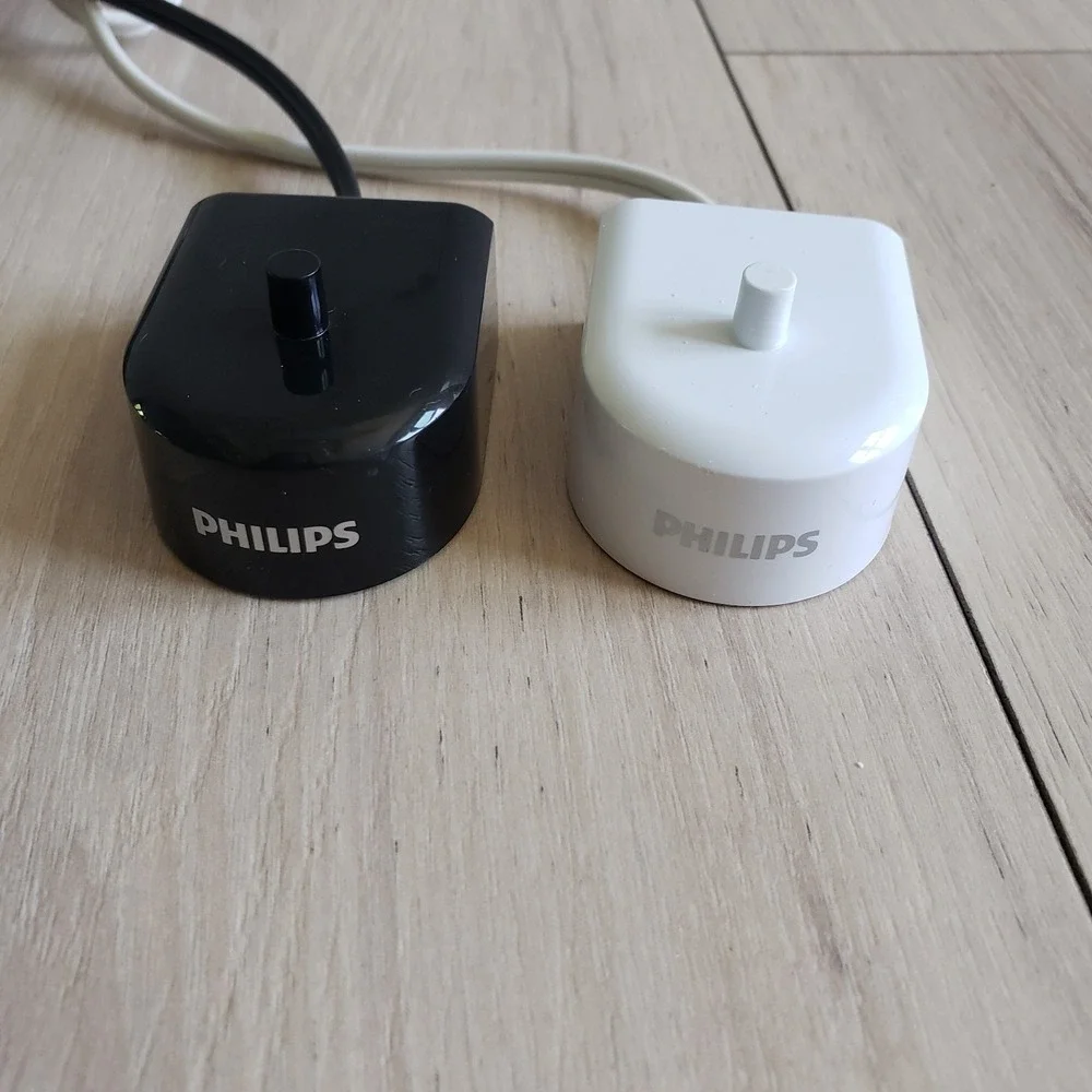 Genuine Original OEM Philips HX6100 Sonicare Electric Toothbrush Chargers Lot 2